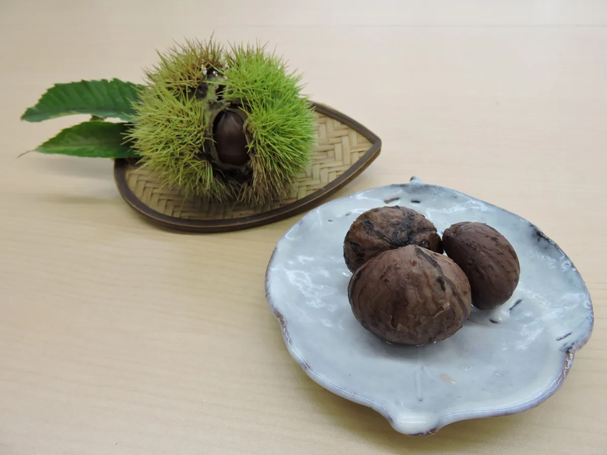 栗の渋皮煮(くりのしぶかわに)