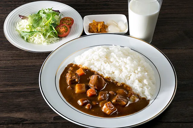 よこすか海軍カレー(よこすかかいぐんかれー)
