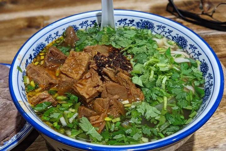 タイワニーズ・ビーフヌードルスープ（台湾牛肉麺）