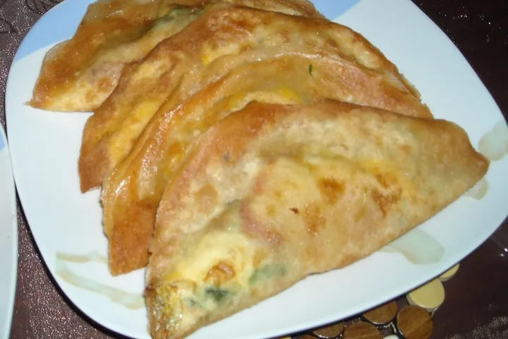 ブリック（卵入り薄皮揚げ）