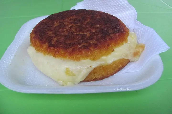 チョレアダス(とうもろこしのパンケーキ)