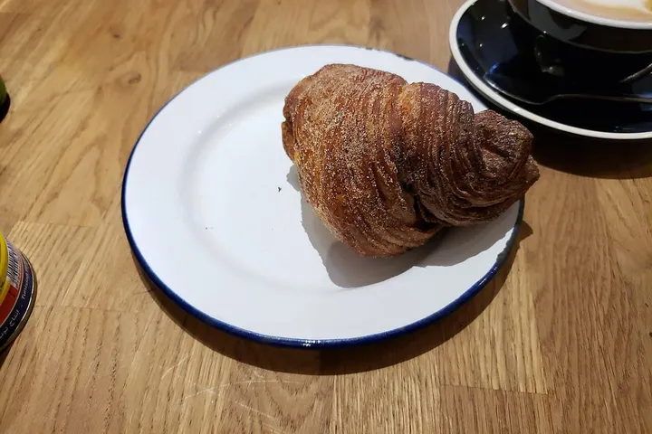 カネルブッラル(スウェーデン風シナモンパン)