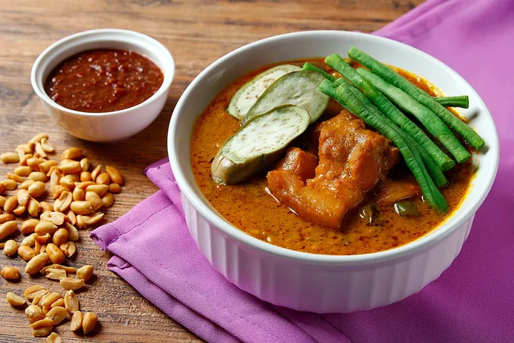 カレカレ（オックステールのピーナッツ煮）