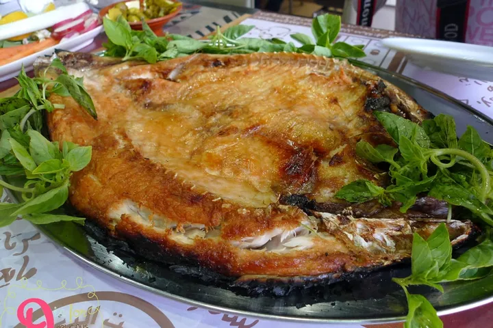 マスグーフ(川魚の直火焼き)