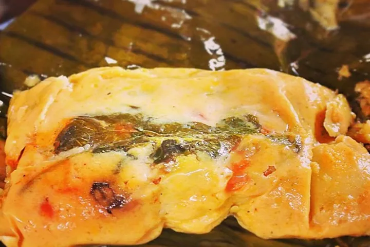 ナカタマル（豚肉入りとうもろこし生地の包みゆで）