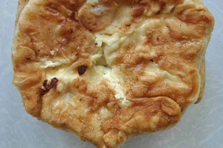 プラチンタ(具入り平焼きパイ)