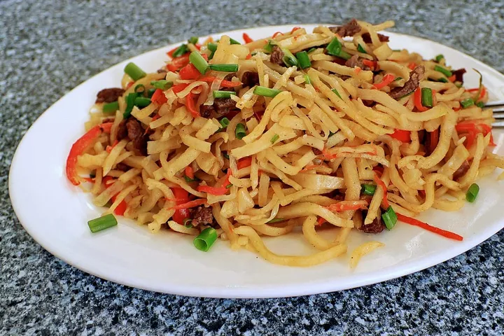 ツォイワン(羊肉と蒸し麺)